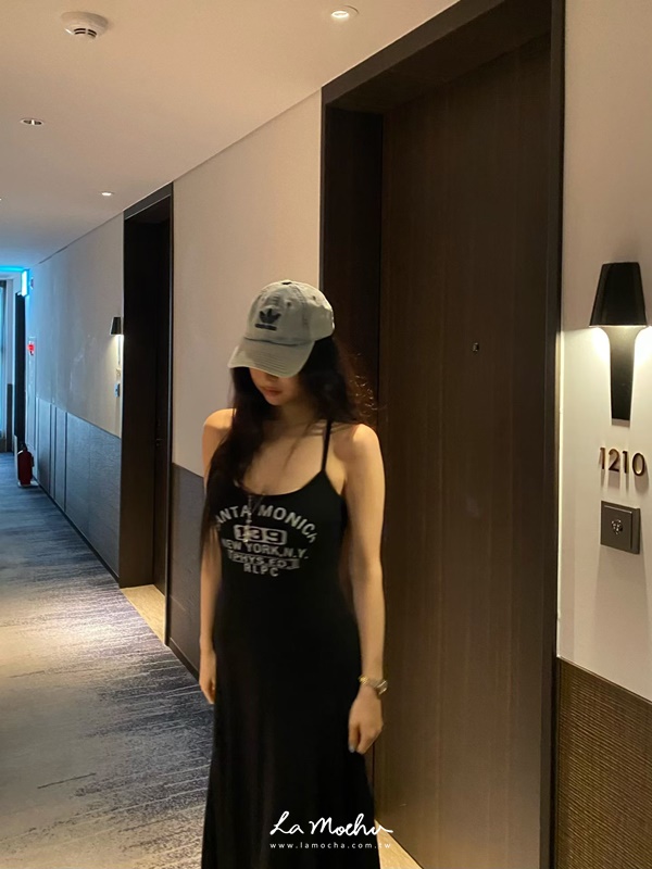 細肩美背長洋裝(罩杯不可拆)(闆娘清單)
